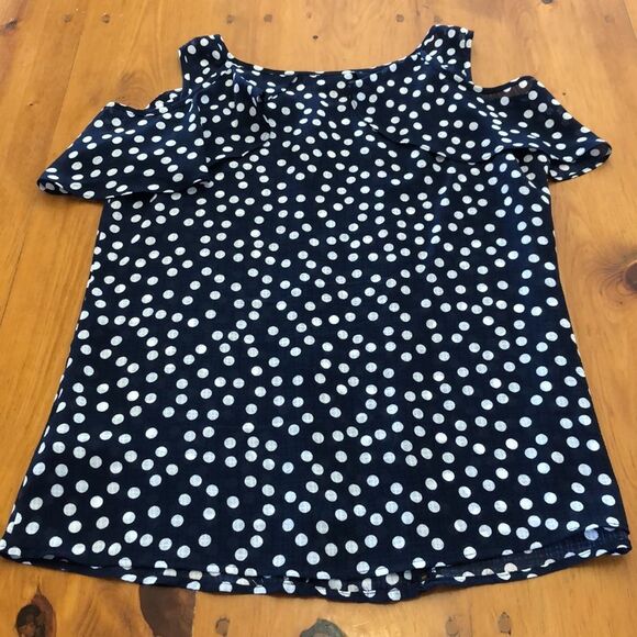Zac & Rachel Polka Dot Tank with Decorative Off the shoulder Sleeve - Picture 4 of 11